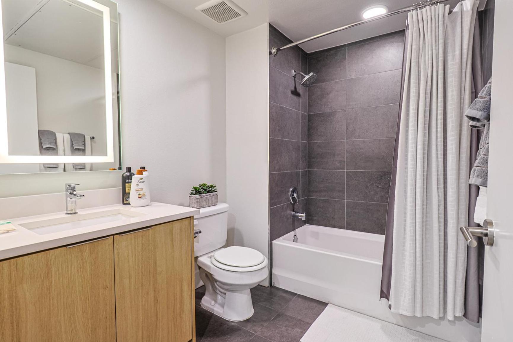 Modern 2bd & 2bth Santa Monica 5 Min To The Pier Los Angeles
