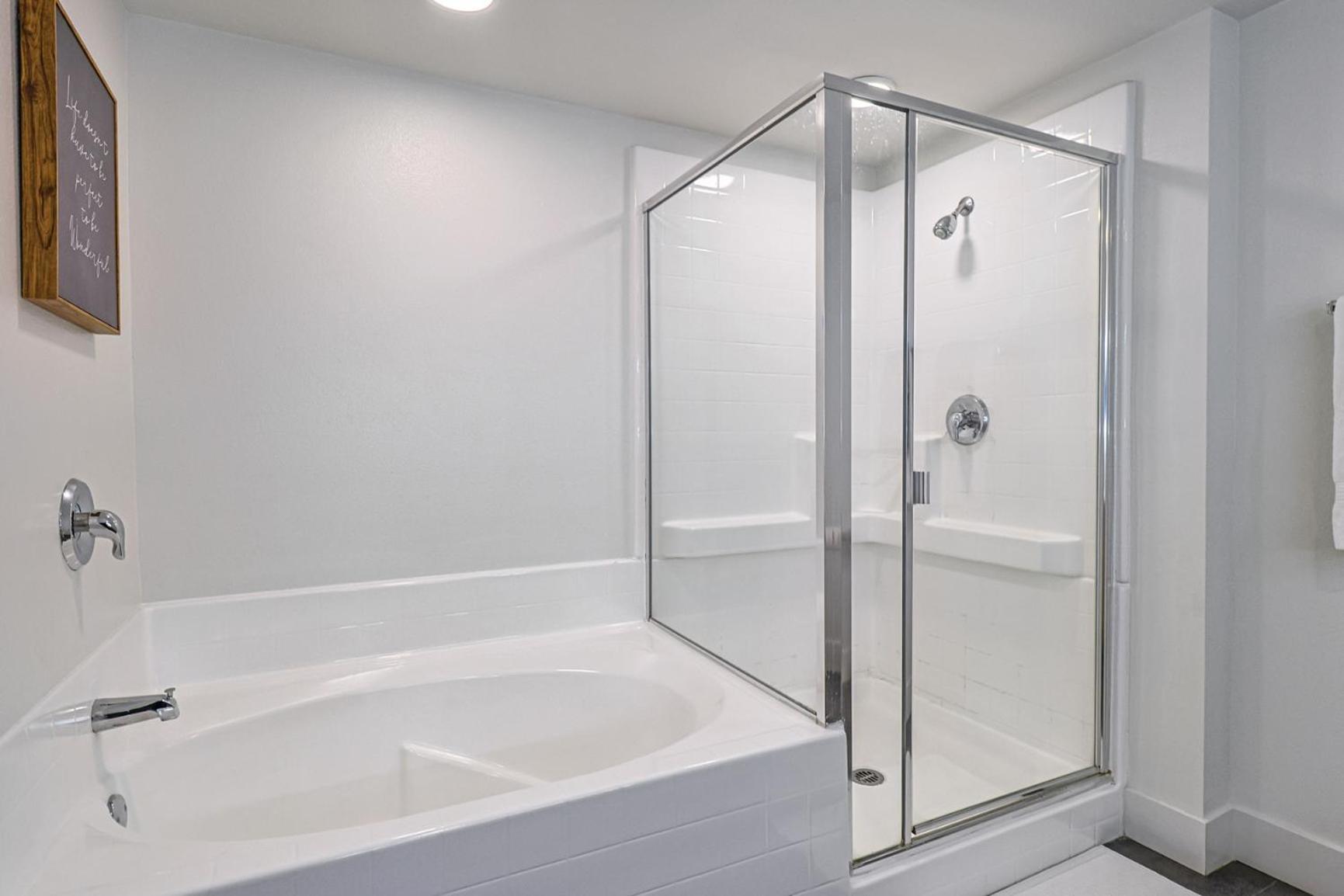 Modern 2bd & 2bth Santa Monica 5 Min To The Pier * Los Angeles