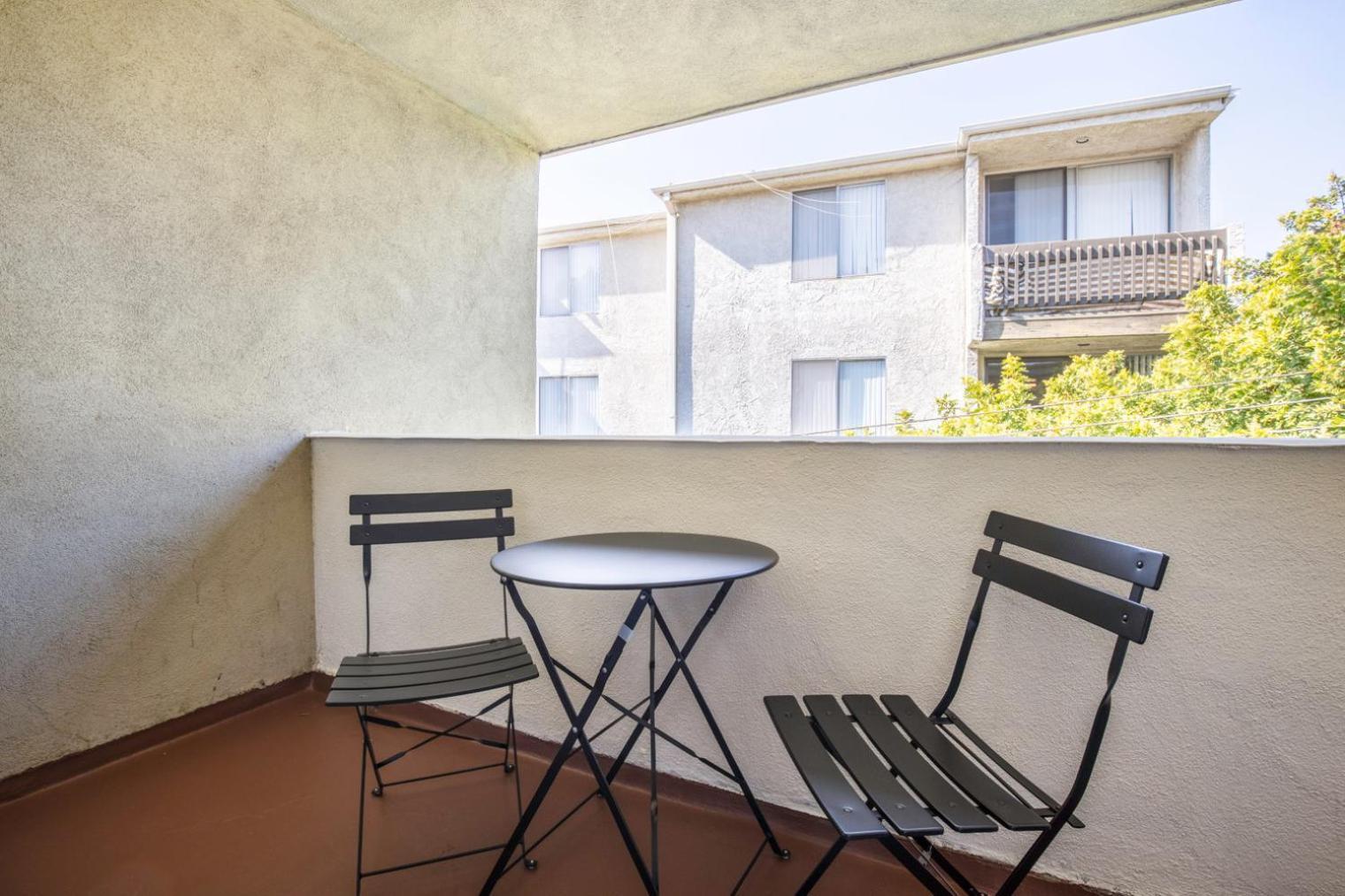 Brentwood 1br W Pool Gym Near Restaurants Lax-340 Los Angeles