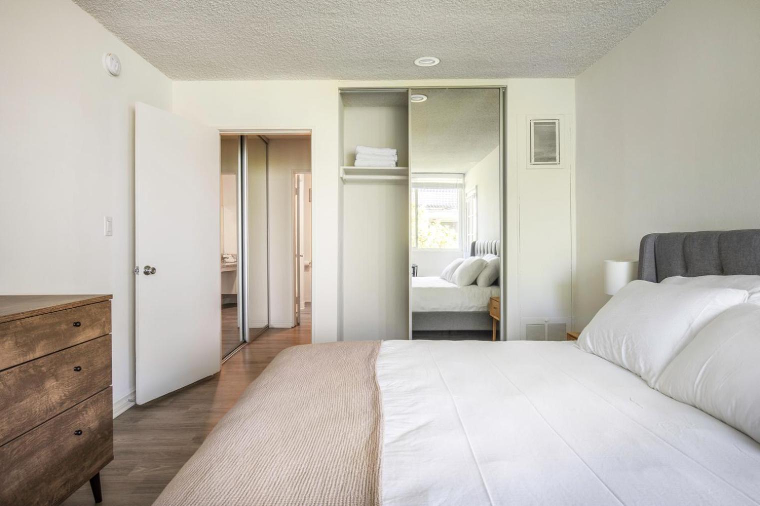 Brentwood 1br W Pool Gym Near Restaurants Lax-340 *