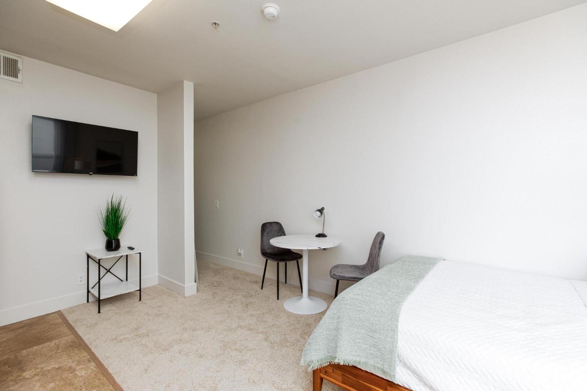 Marina Del Rey Free Parking, Wi-fi, Gym, Pool & Hot Tub *