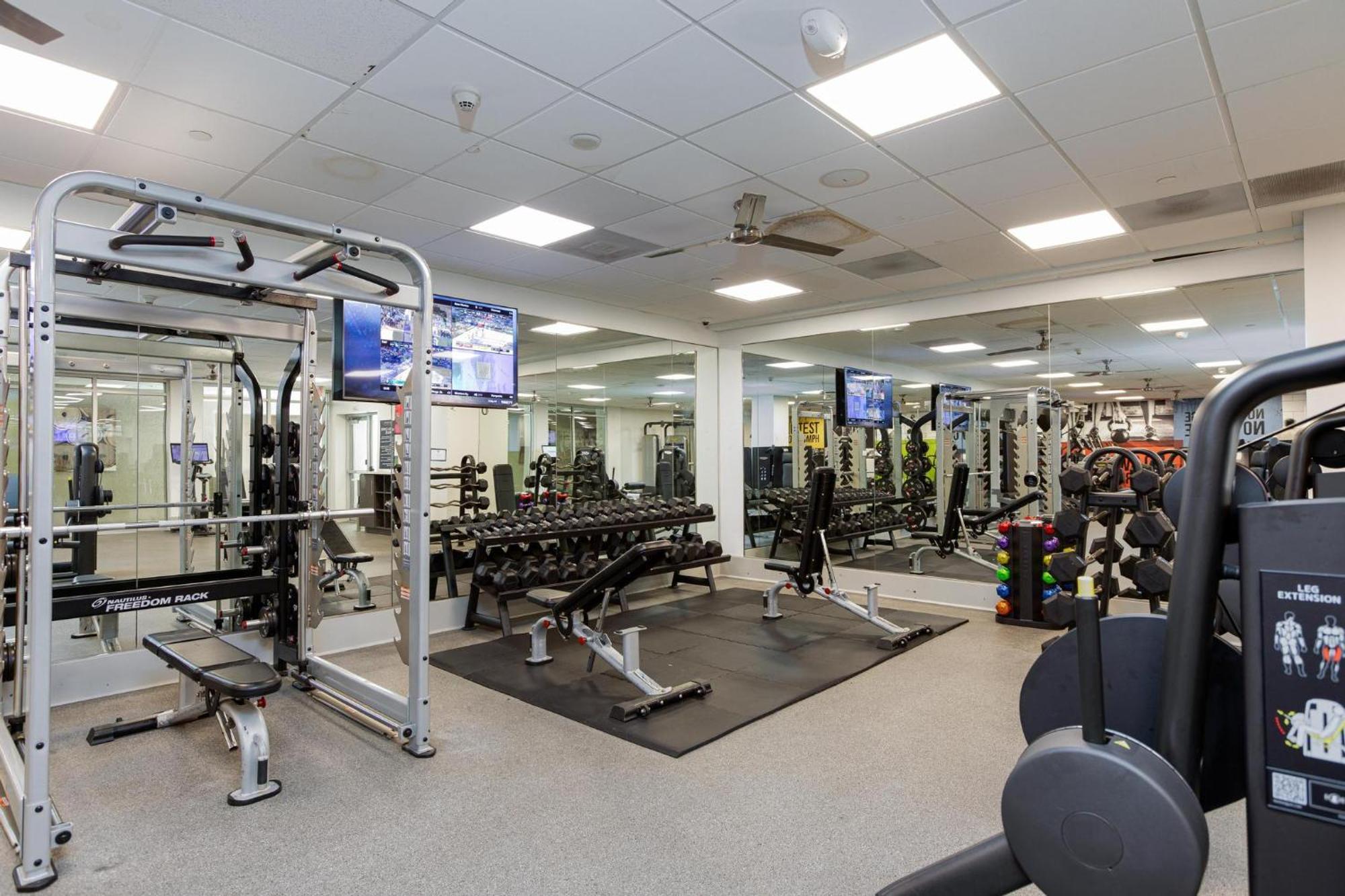 Marina Del Rey Free Parking, Wi-fi, Gym, Pool & Hot Tub