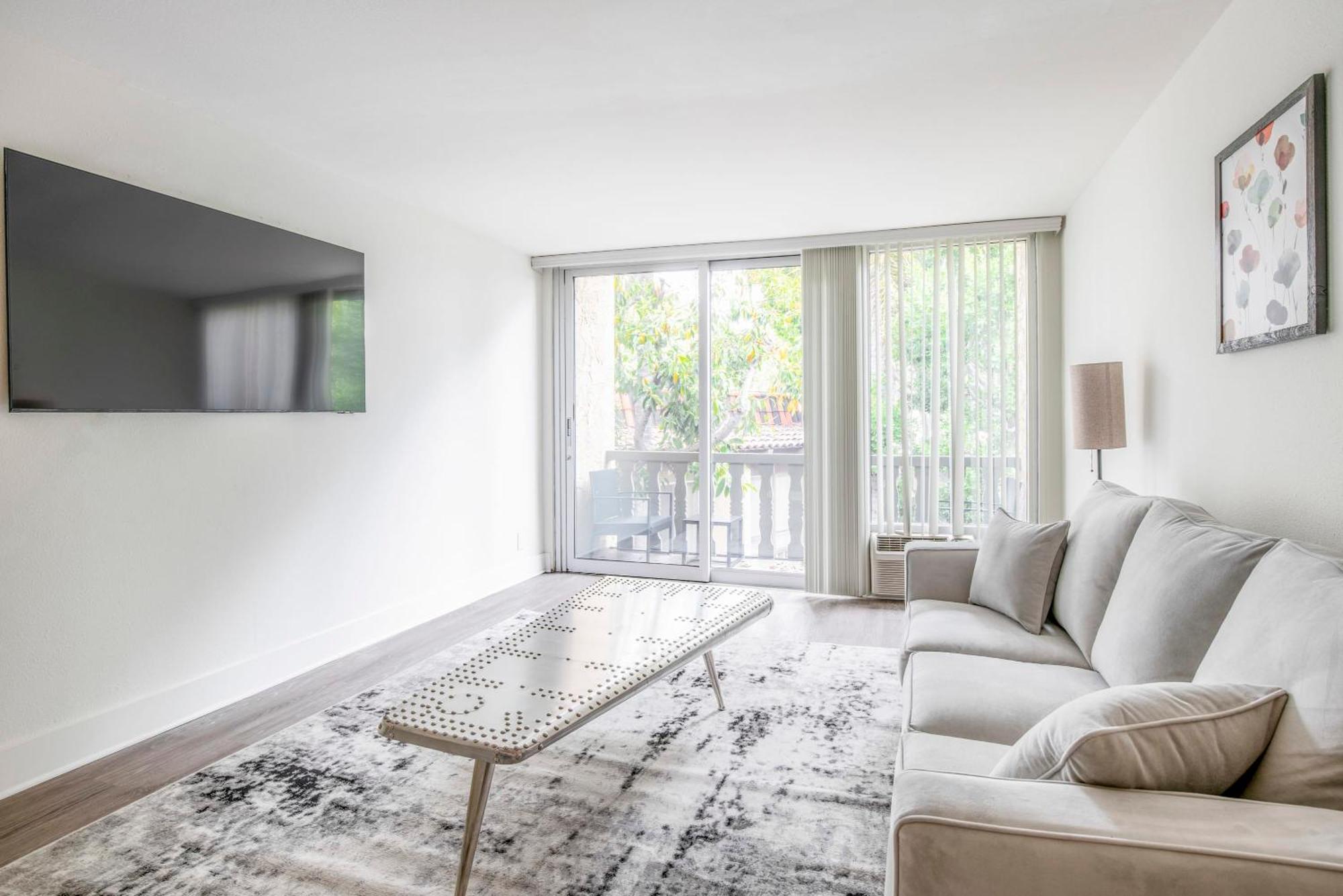 Luxury Weho Boys Town Med * Los Angeles