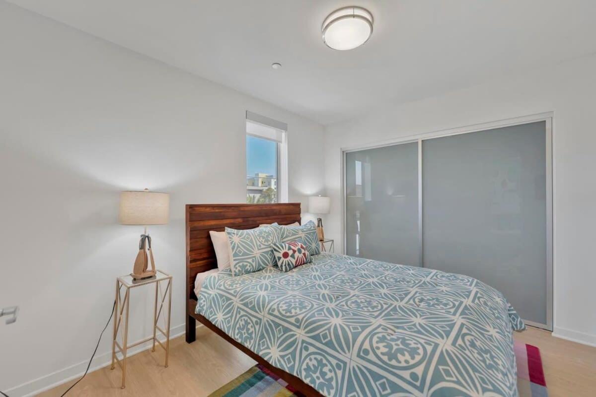 3 Lux Large Heart Of Sm Apartment