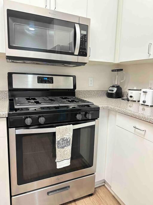 Luxe Marina Del Rey Apartment,parking, Gym, Pool, Jacuzzi,bbq *