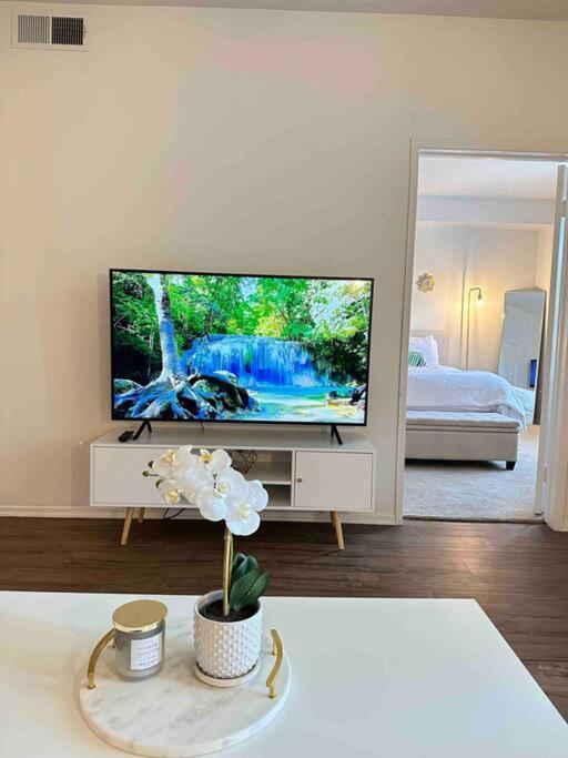 Luxe Marina Del Rey Apartment,parking, Gym, Pool, Jacuzzi,bbq