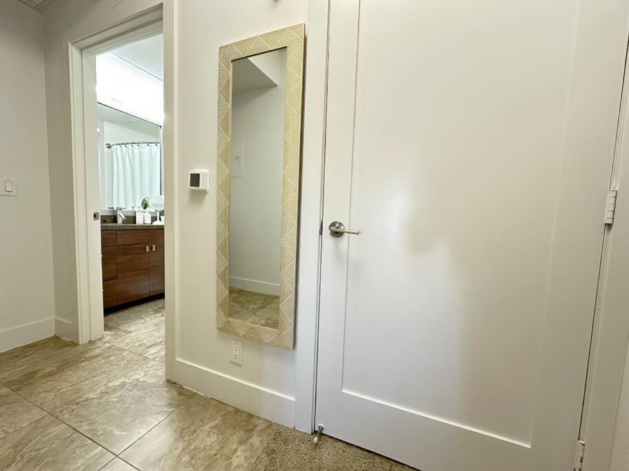Luxury Apartstudio Marina Del Rey Pool, Gym, Parking, Jacuzzi, Bbq Apartment *