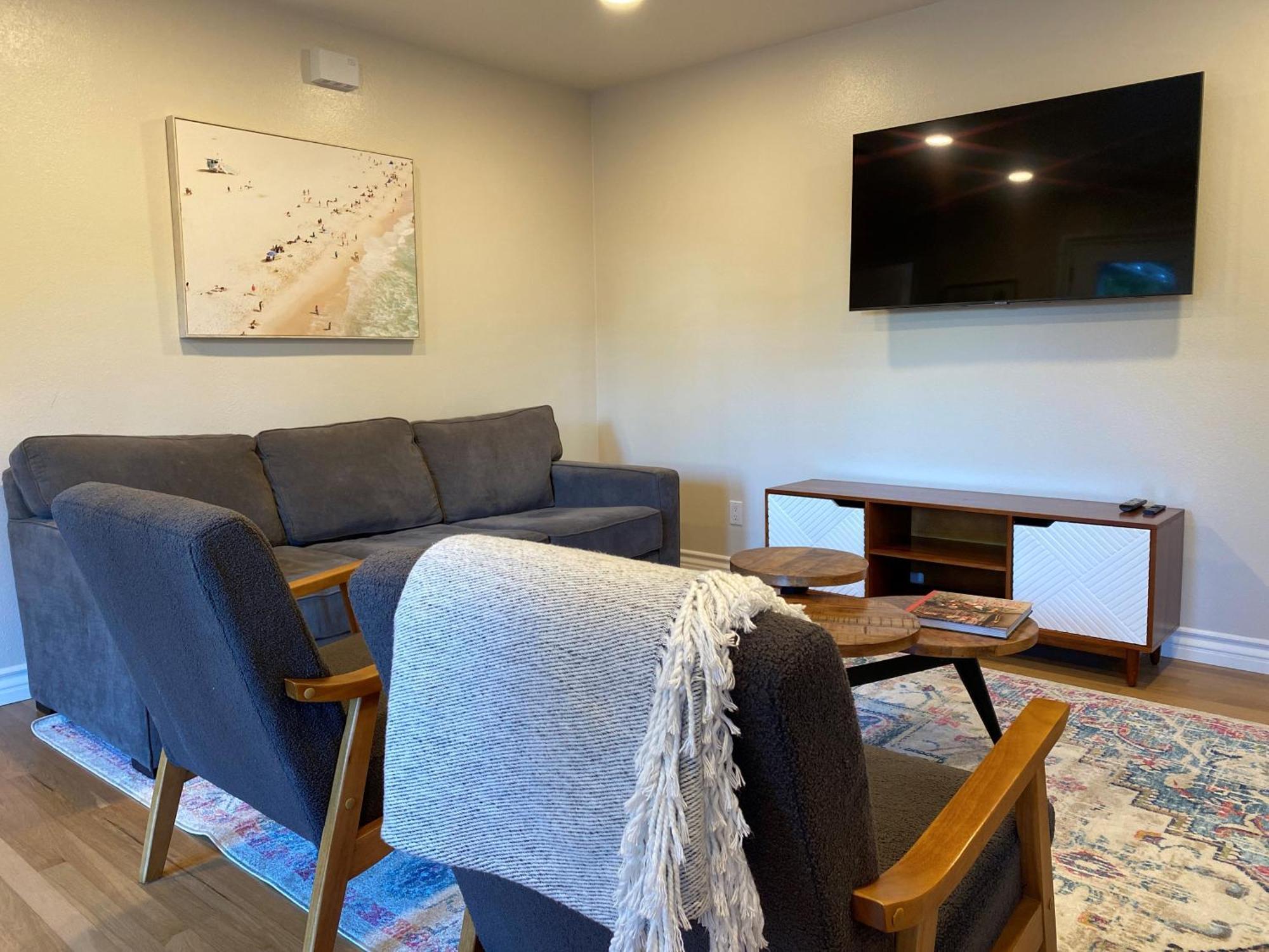 Holiday home With Private Entry And Large Pool Los Angeles