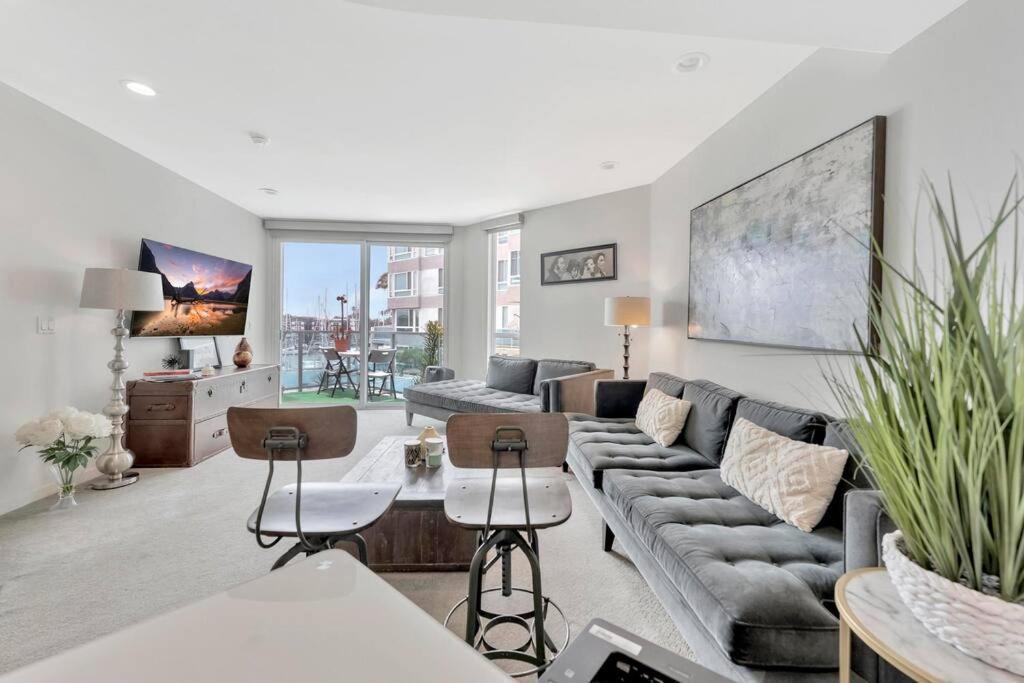8 Marina Penthouse Water Front Apartment *