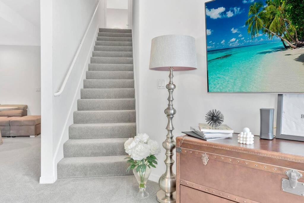 Apartment 8 Marina Penthouse Water Front *