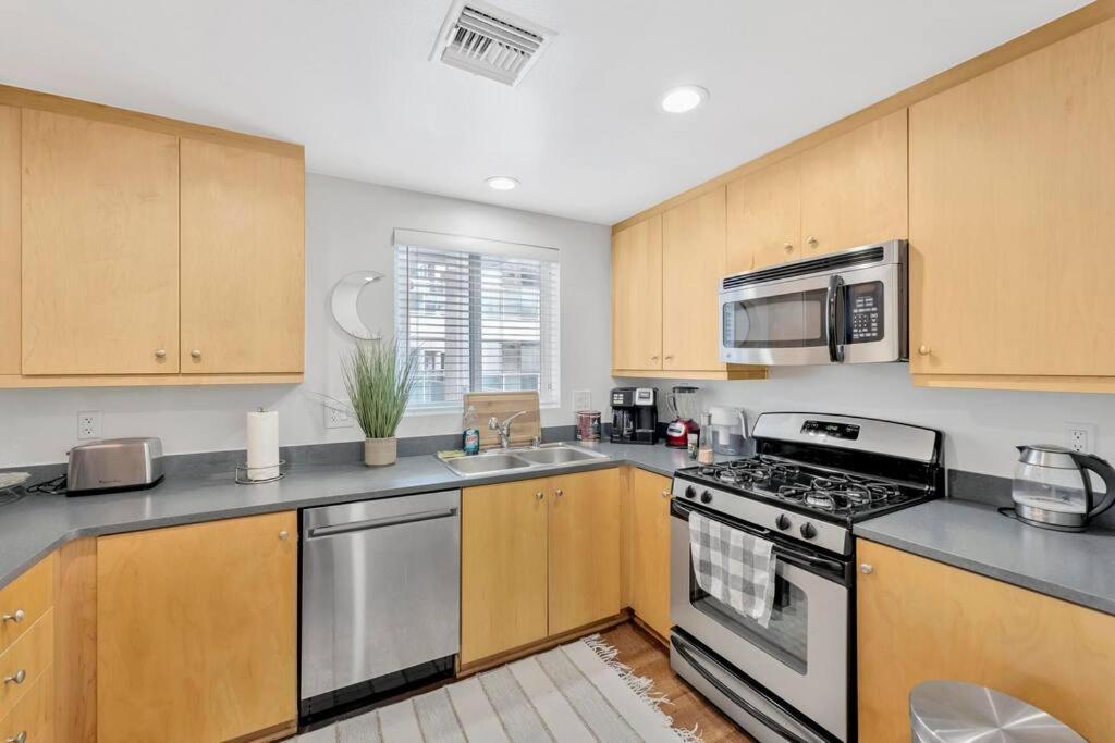 Apartment 8 Marina Penthouse Water Front *