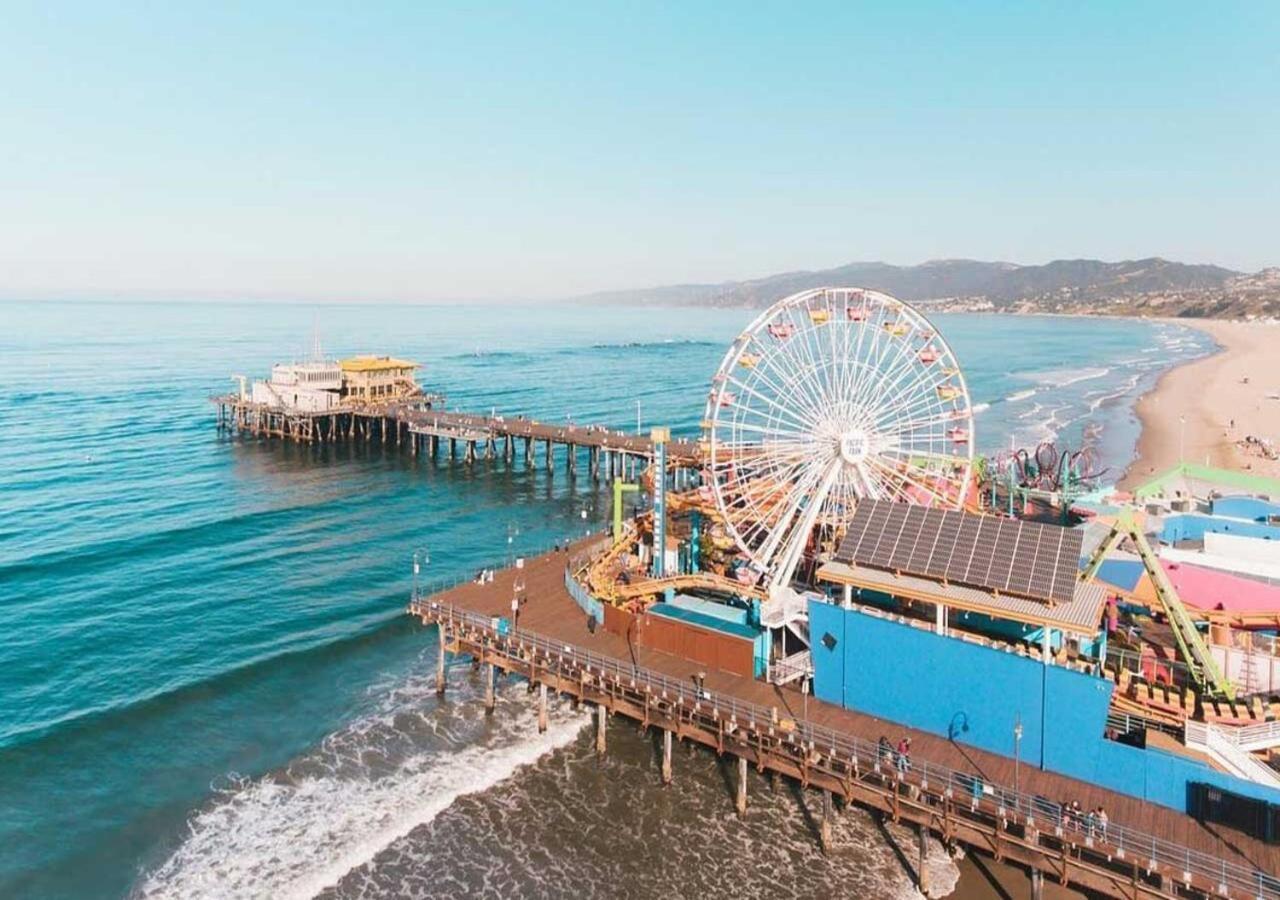 15 Mins To Venice Beach, Lax And Private Parking *