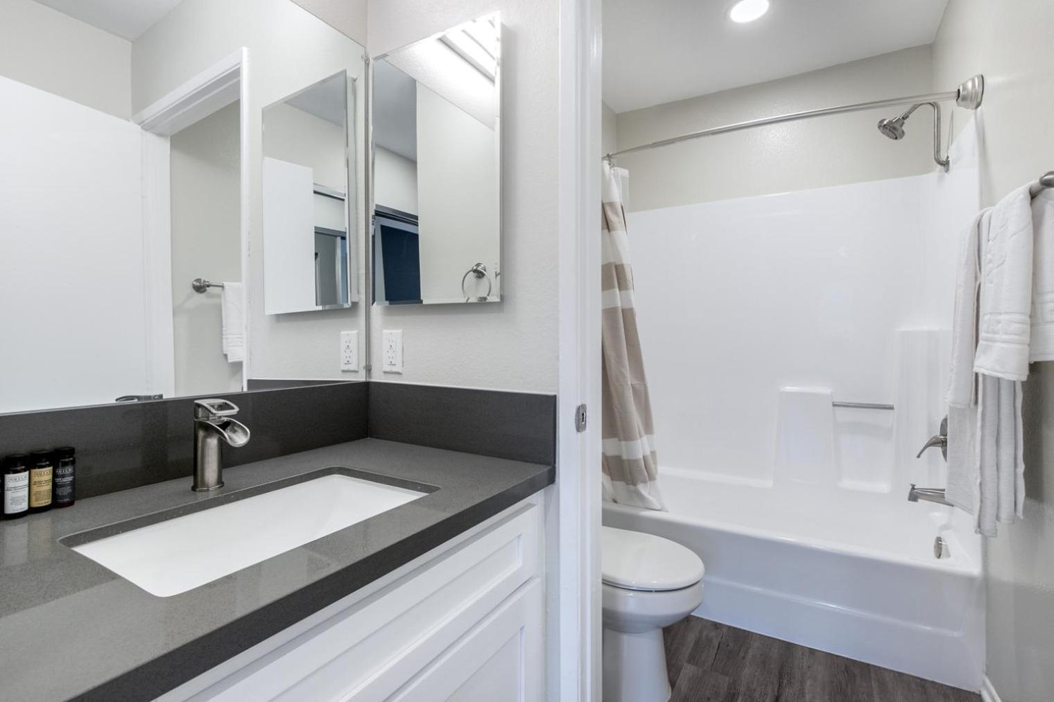 Apartment Hollywood 1br W Pool Nr Griffith Park Trails Lax-117 Los Angeles