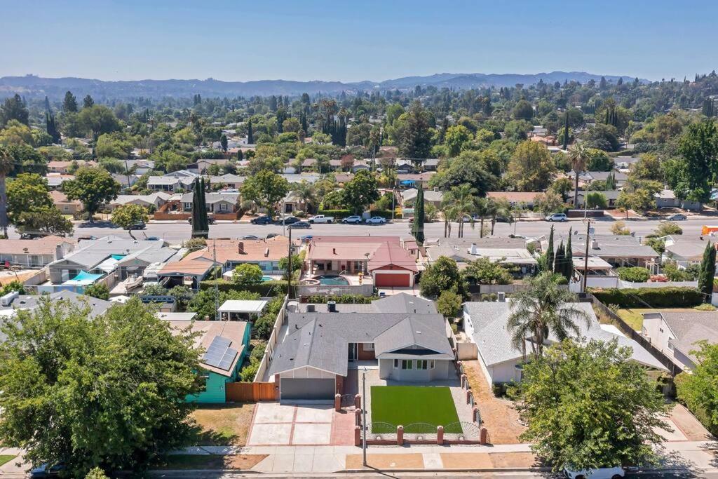 Modern 1-bedroom In A Prime La Location *