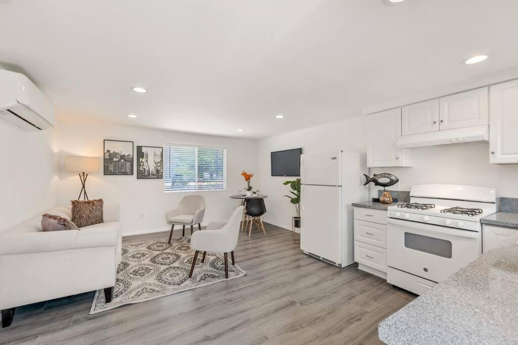 Modern 1-bedroom In A Prime La Location Los Angeles