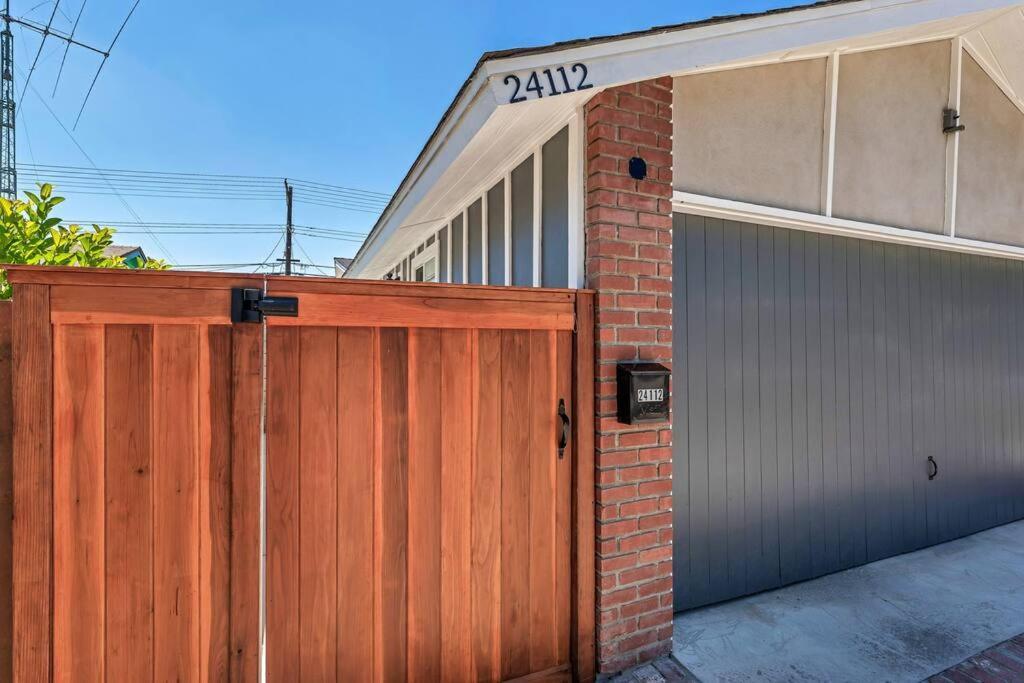 Modern 1-bedroom In A Prime La Location Apartment *