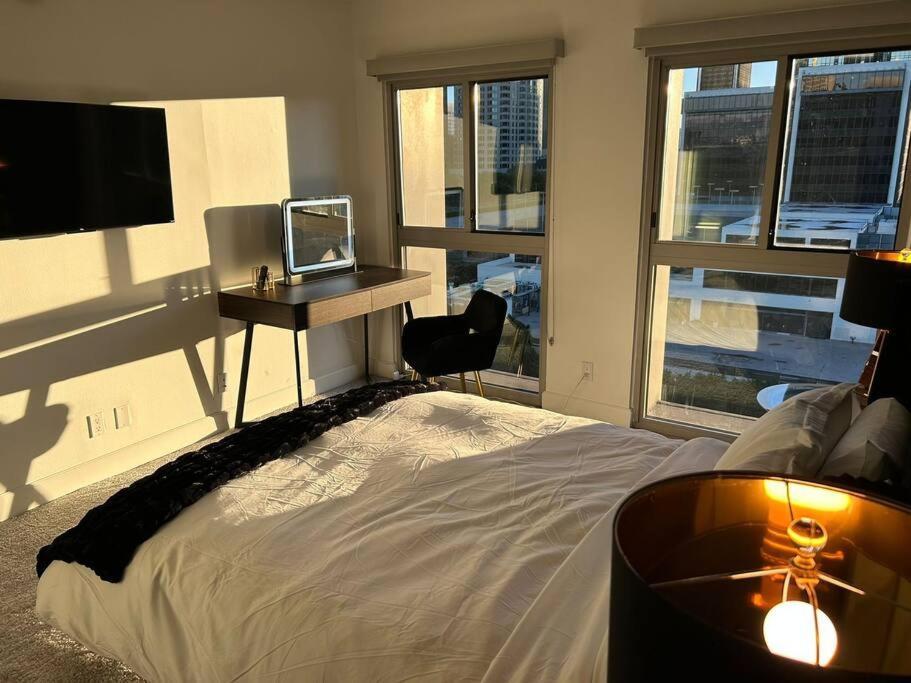 Downtown La - Mamba - Free Indoor Parking! Apartment *