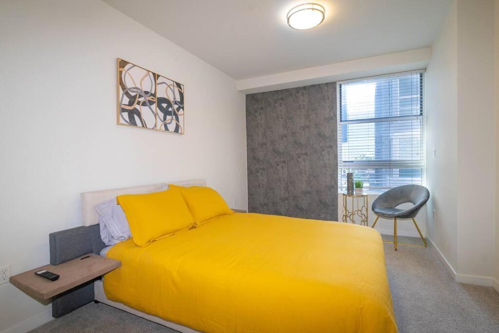 April Specials- Spot Dtla- Free Parking * Los Angeles