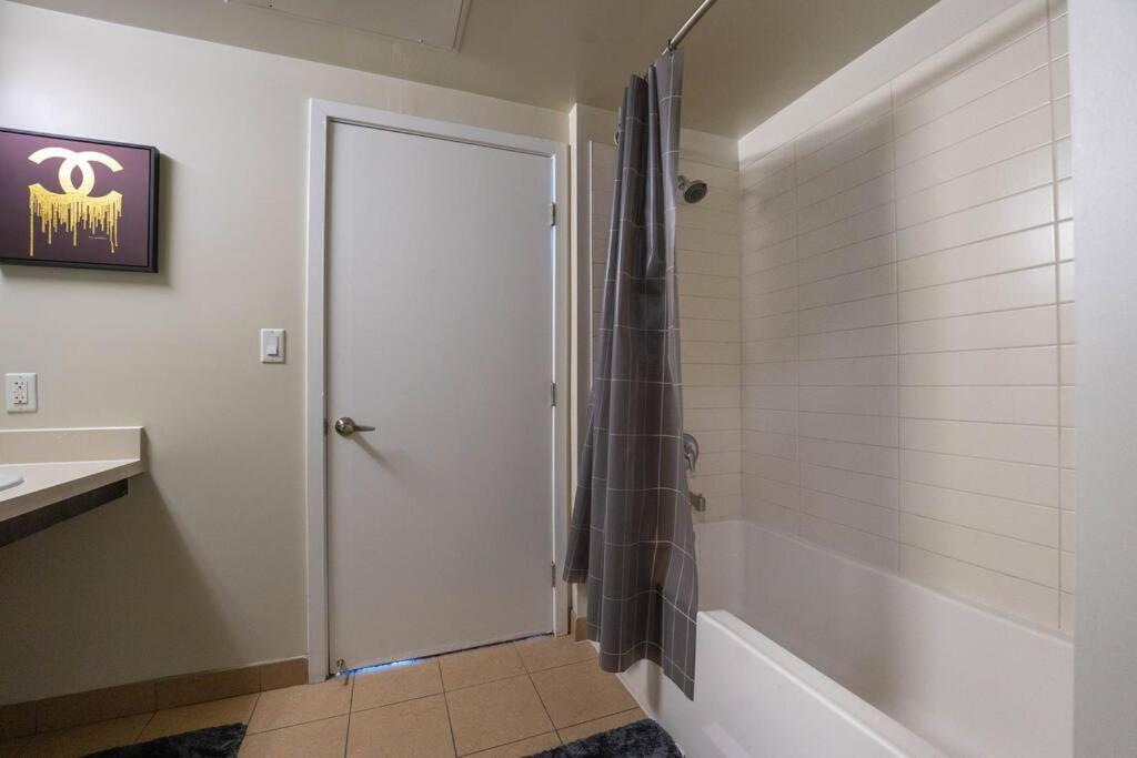 April Specials- Spot Dtla- Free Parking Apartamento