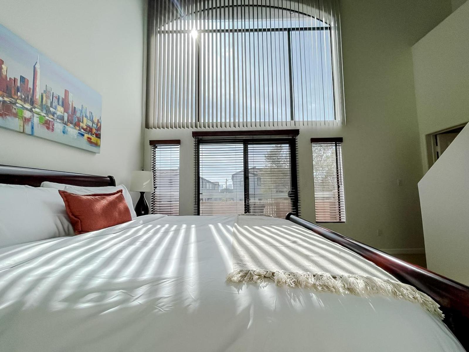 *weho/beverly Hills* Luxury 2bd/2.5ba + Balconies * Los Angeles