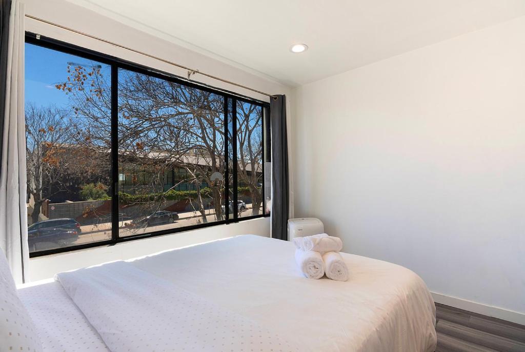 Apartment Beautiful 3 Bedroom Beverly Hills Adj