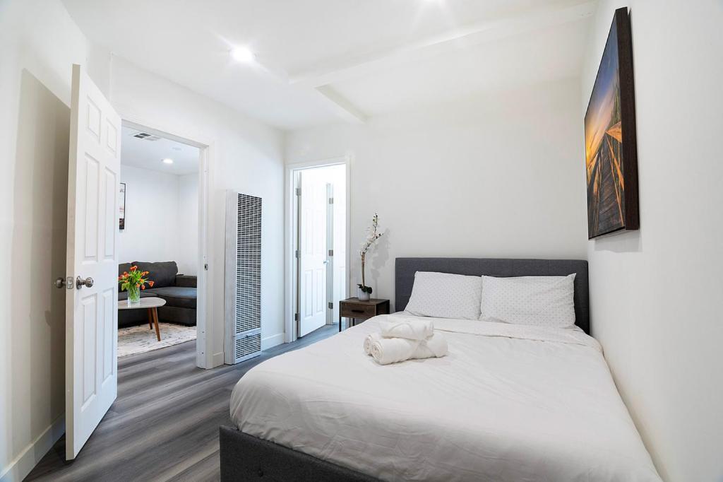 Beautiful 3 Bedroom Beverly Hills Adj * Los Angeles