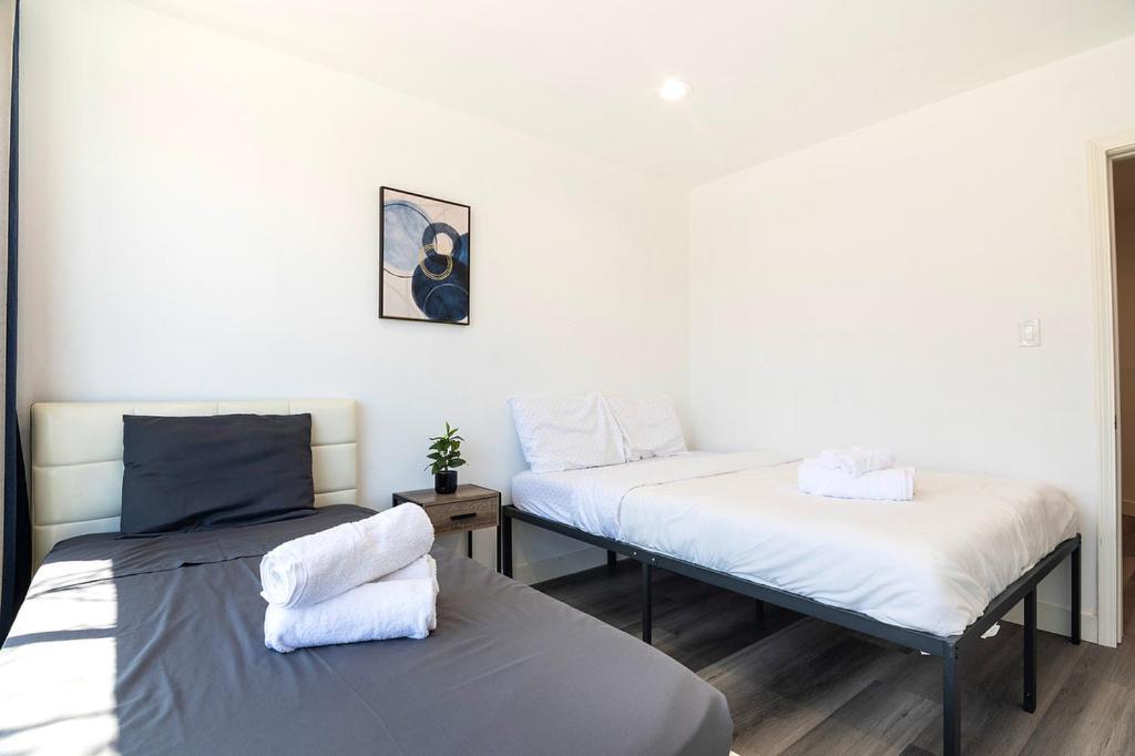 Beautiful 3 Bedroom Beverly Hills Adj Apartment