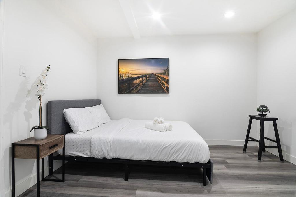 Beautiful 3 Bedroom Beverly Hills Adj *