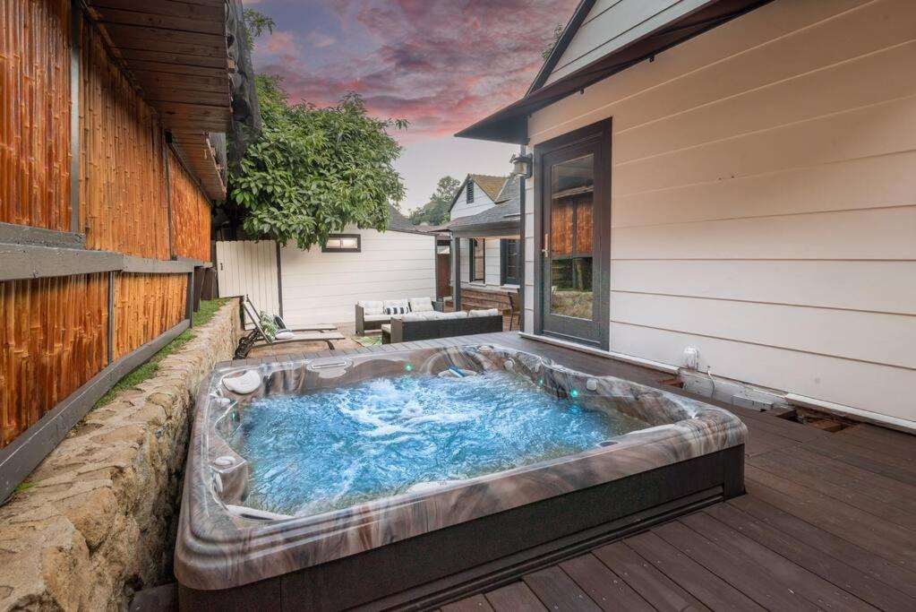 Luxurious Bel Air W/ Jacuzzi! 2bd 2ba * Los Angeles