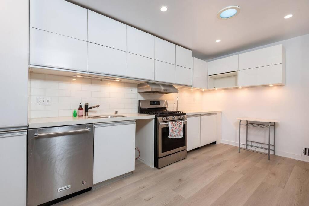 Luxurious Bel Air W/ Jacuzzi! 2bd 2ba * Los Angeles