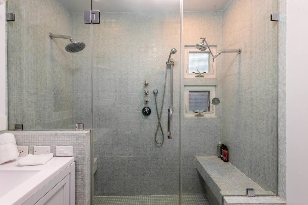 Luxurious Bel Air W/ Jacuzzi! 2bd 2ba Apartment Los Angeles