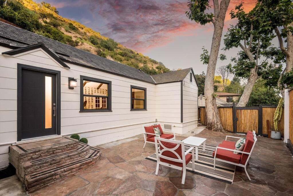 Luxurious Bel Air W/ Jacuzzi! 2bd 2ba Apartment Los Angeles