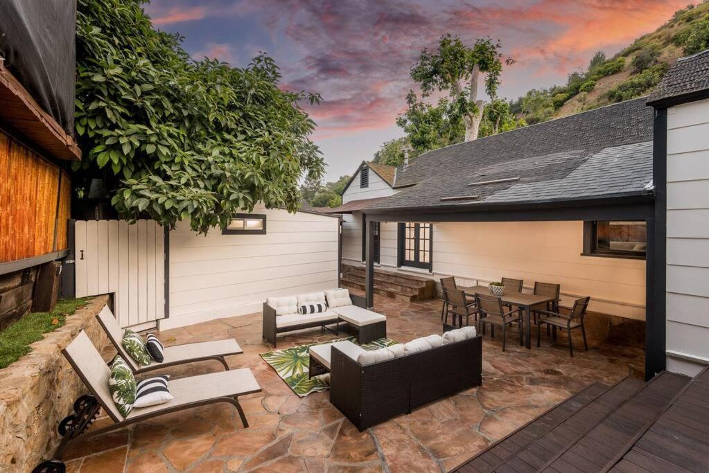 Apartment Luxurious Bel Air W/ Jacuzzi! 2bd 2ba
