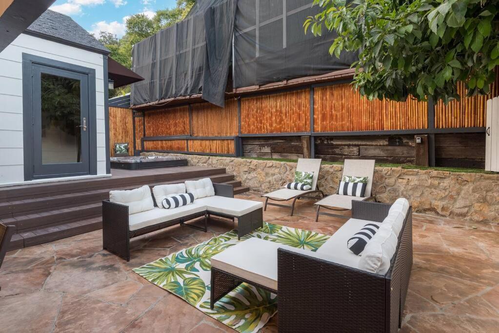 Luxurious Bel Air W/ Jacuzzi! 2bd 2ba Apartment Los Angeles