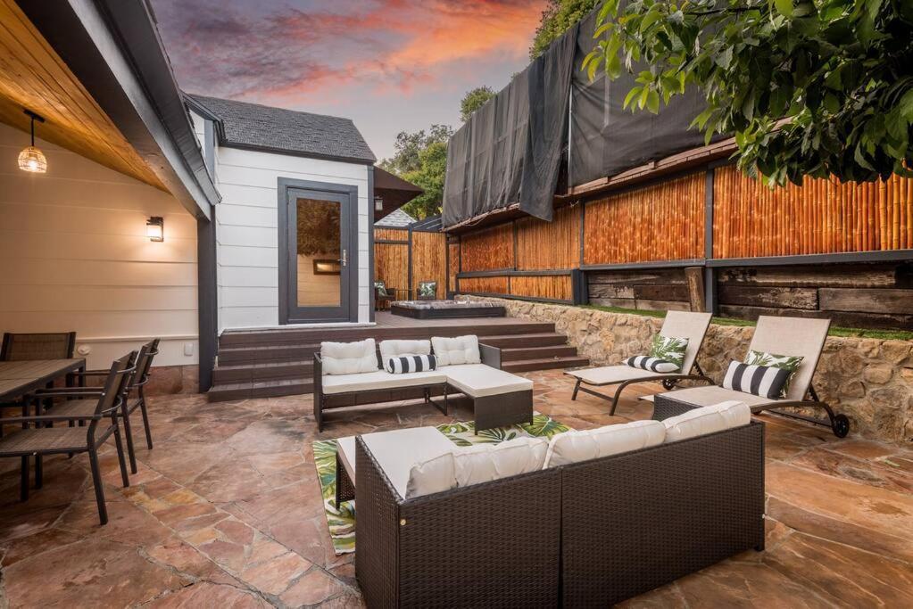 Apartment Luxurious Bel Air W/ Jacuzzi! 2bd 2ba *