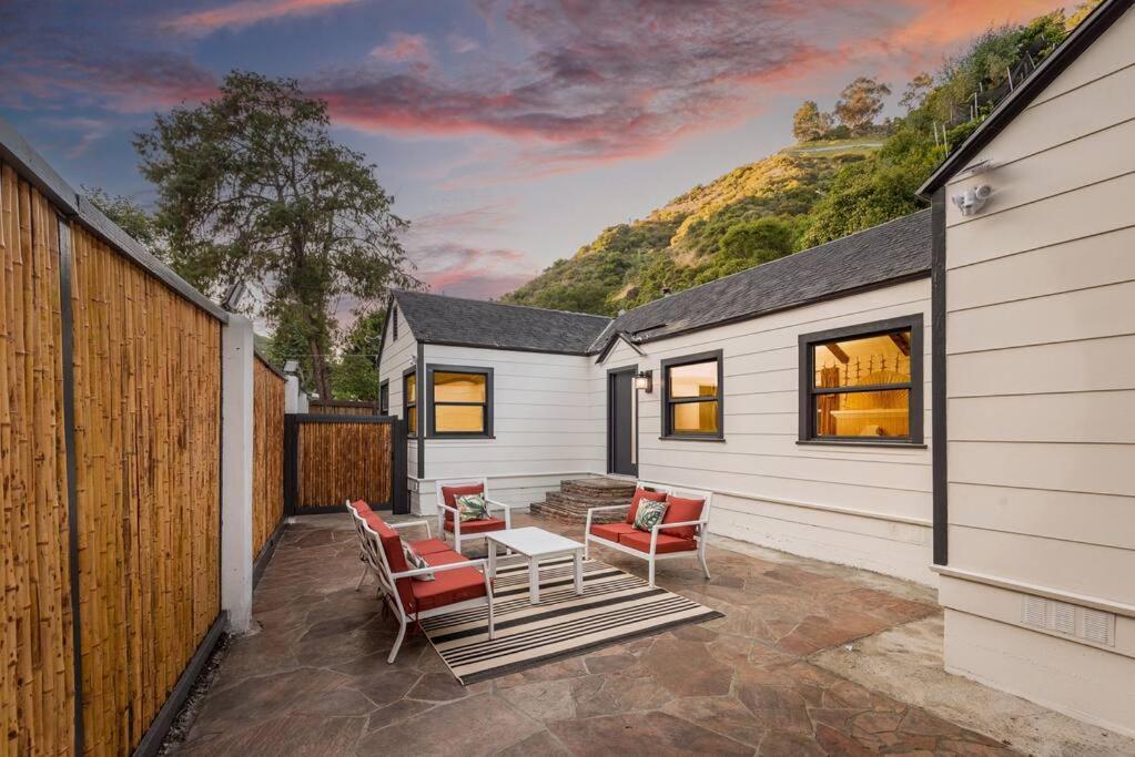 Apartment Luxurious Bel Air W/ Jacuzzi! 2bd 2ba Los Angeles