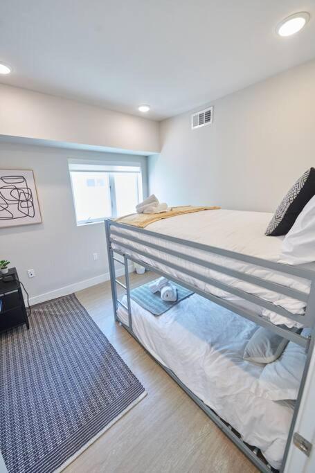 Apartment $3m Penthouse In K-town With Private Roof Deck