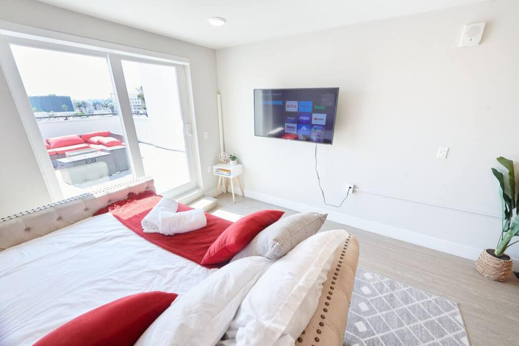 Apartment $3m Penthouse In K-town With Private Roof Deck Los Angeles