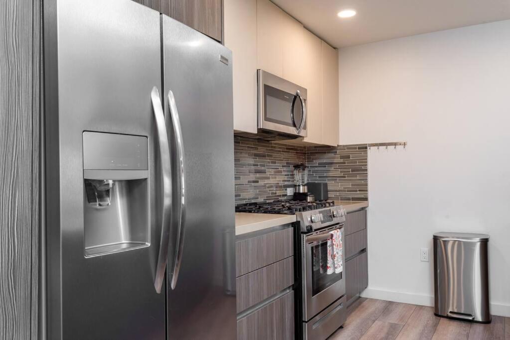 Luxurious Penthouse In Beverly Hills - Sleeps 10 Apartment