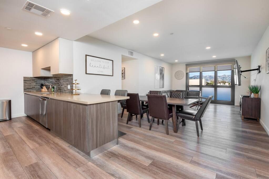 Luxurious Penthouse In Beverly Hills - Sleeps 10 * Los Angeles