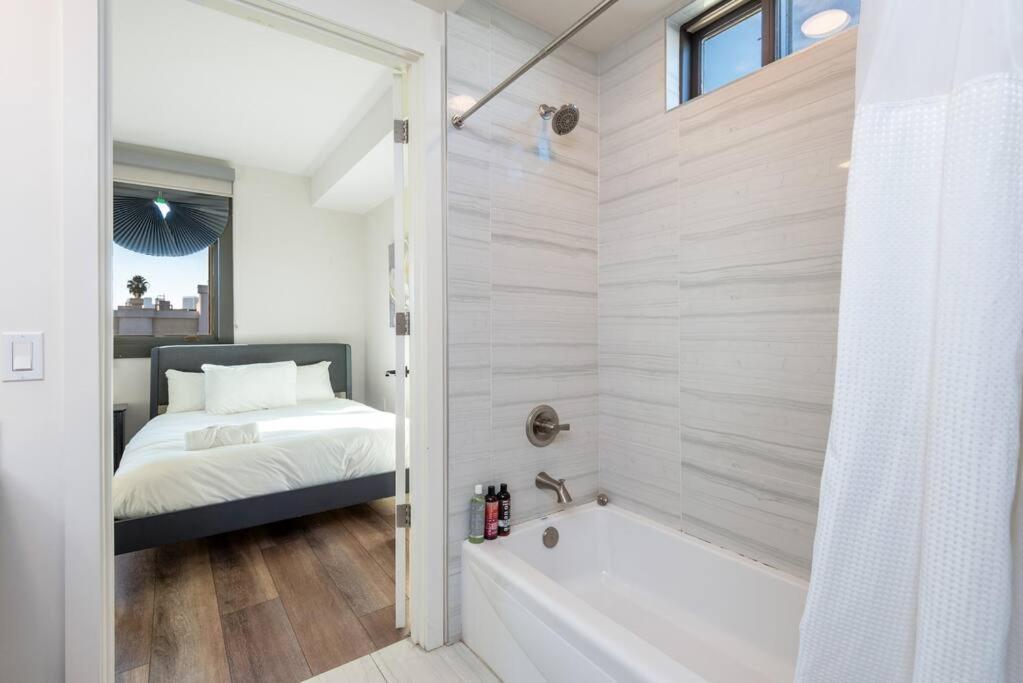 Apartment Luxurious Penthouse In Beverly Hills - Sleeps 10