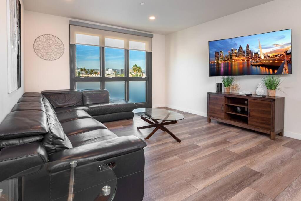 Luxurious Penthouse In Beverly Hills - Sleeps 10