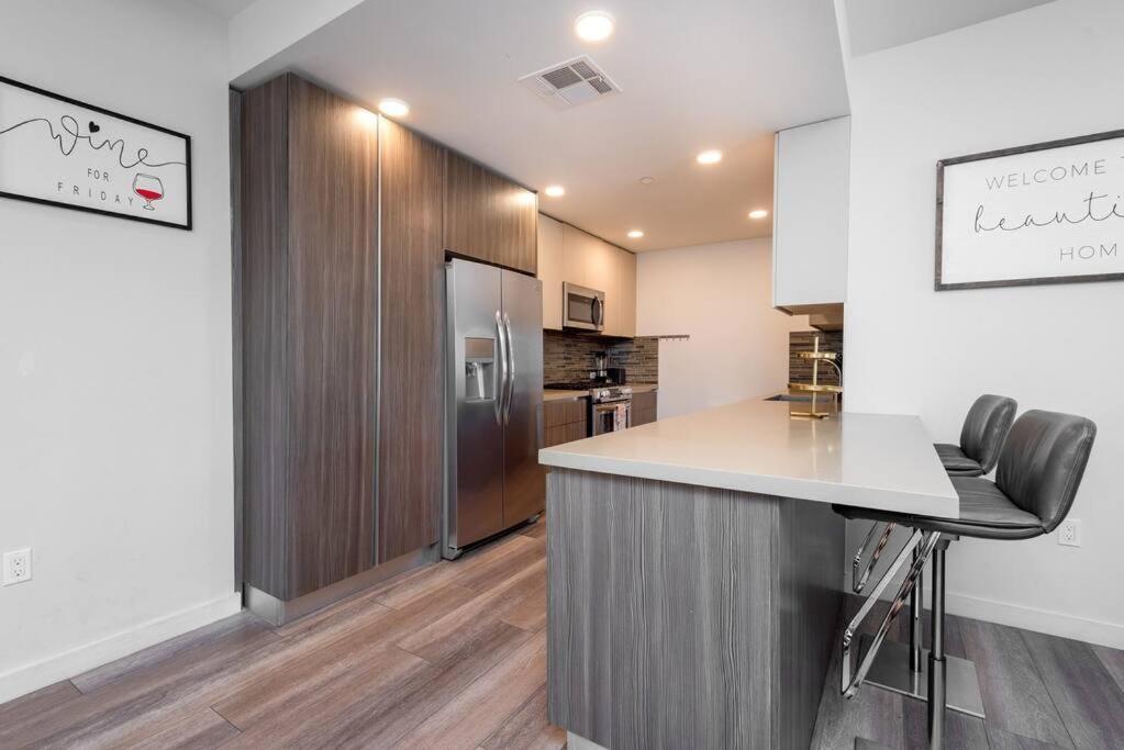 Luxurious Penthouse In Beverly Hills - Sleeps 10 Los Angeles