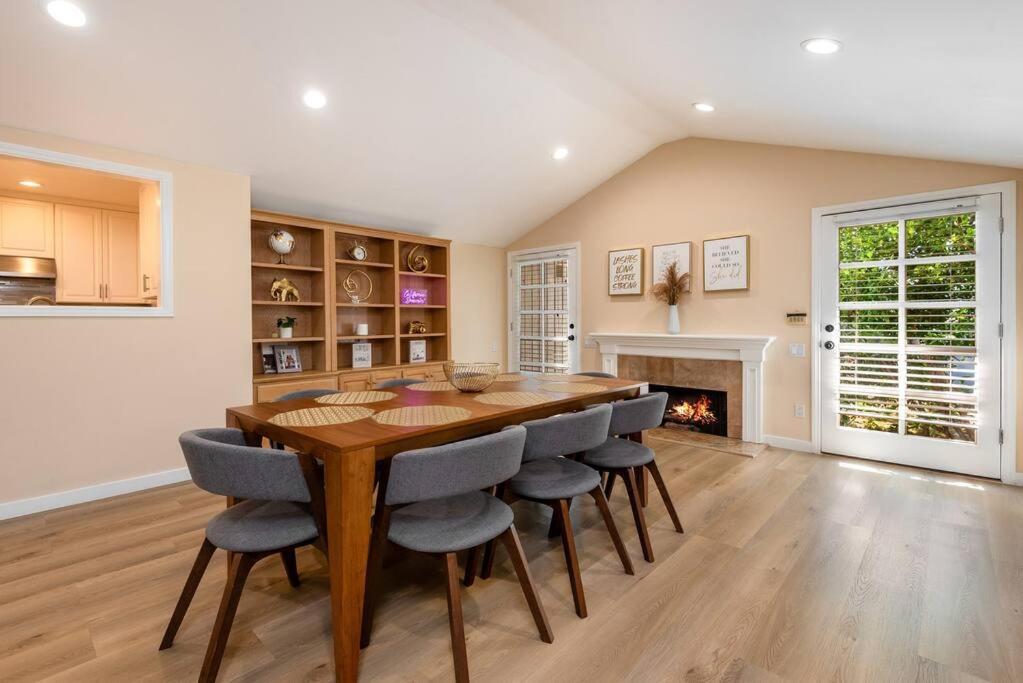 Apartamento Luxury 3br House W/ Jacuzzi & Big Backyard! *