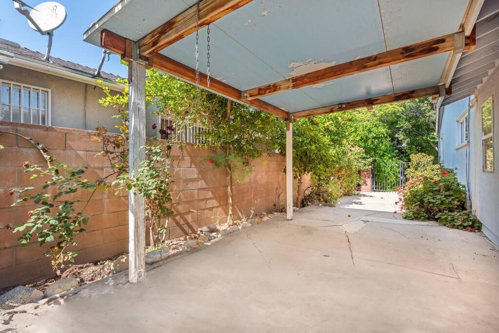 Luxury 3br House W/ Jacuzzi & Big Backyard! * Los Angeles