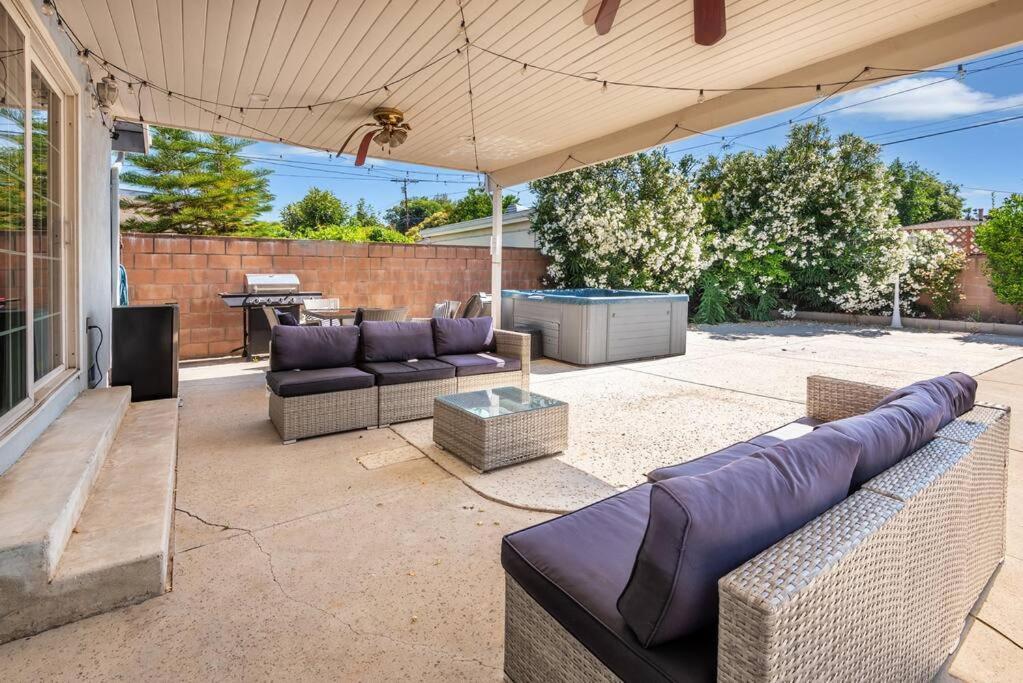 Apartment Luxury 3br House W/ Jacuzzi & Big Backyard! *