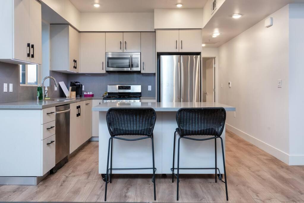 Holiday home Chic And Elegant 2-bedroom Haven W/ Roof Deck Los Angeles