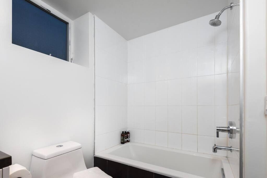 Chic And Elegant 2-bedroom Haven W/ Roof Deck Holiday home