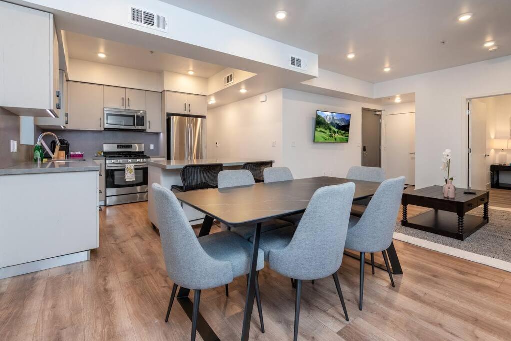 Chic And Elegant 2-bedroom Haven W/ Roof Deck Holiday home