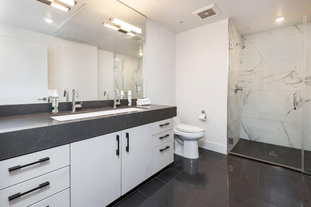 Holiday home Chic And Elegant 2-bedroom Haven W/ Roof Deck *